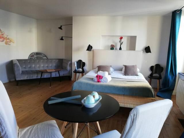 Bed and Breakfast La Tour Gregoire Клермон-Ферран Екстер'єр фото